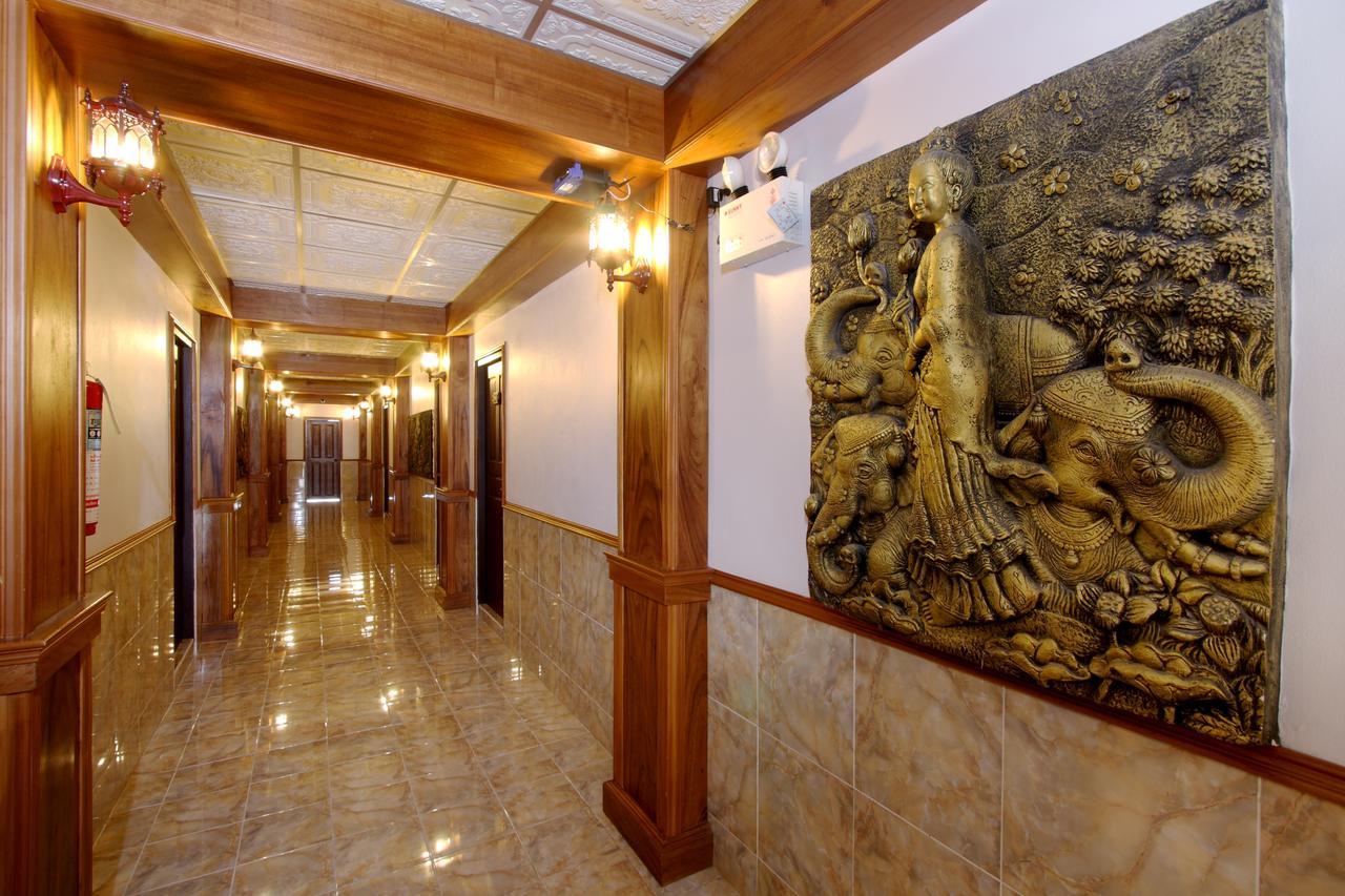 Palace Phuket 3*