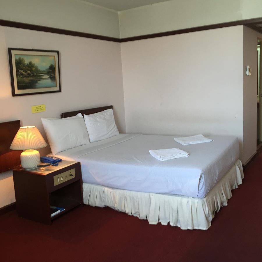Daeng Plaza Hotel 2*