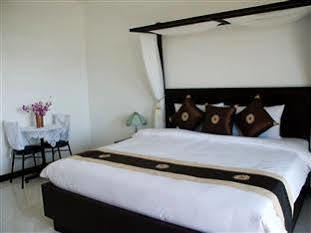 Monaburi Boutique Hotel Rawai