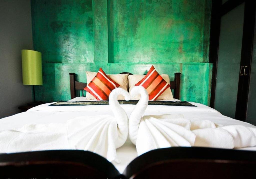 Cocoville Phuket - Sha Resort