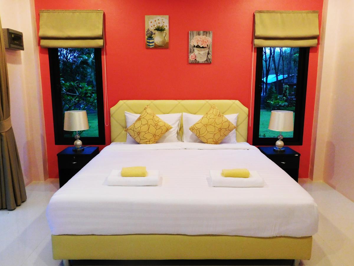 Phuket Sirinapha 2*