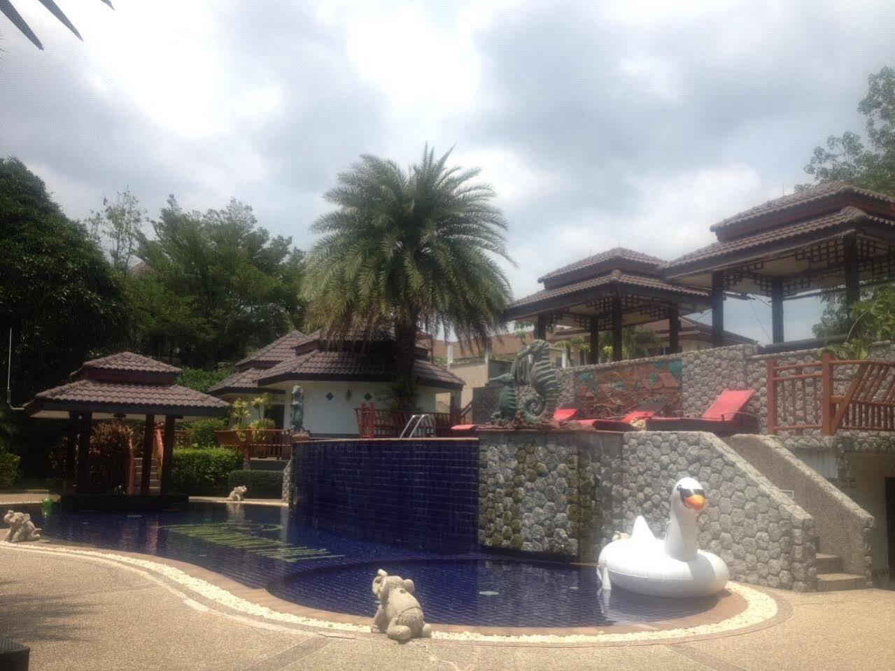 Thai Modern & 
