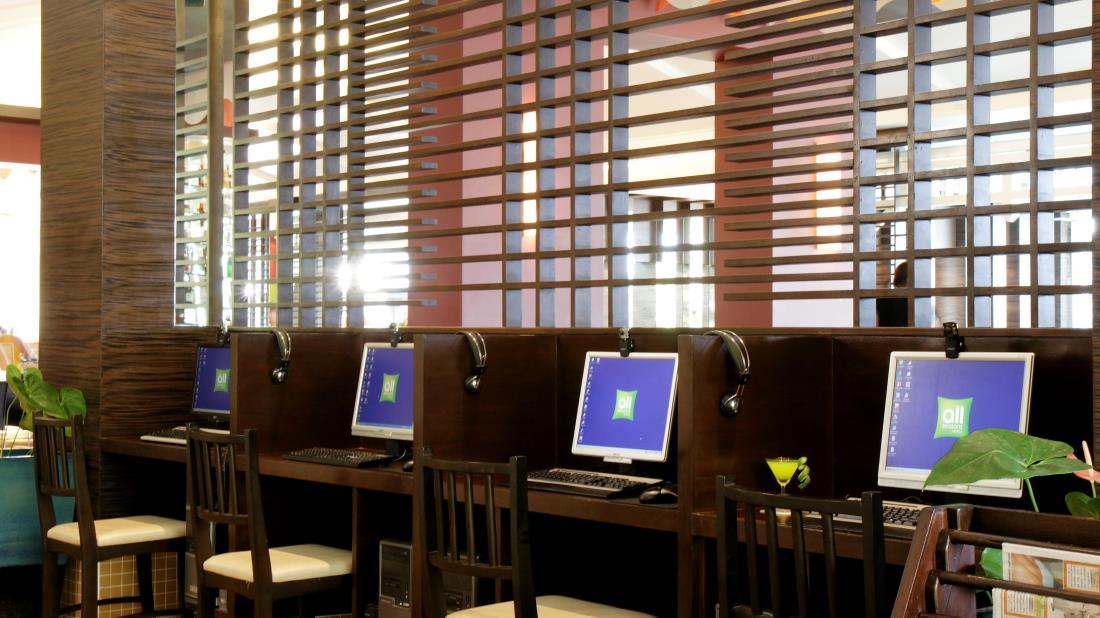 Hotel Seasons Naiharn Phuket Nai Harn