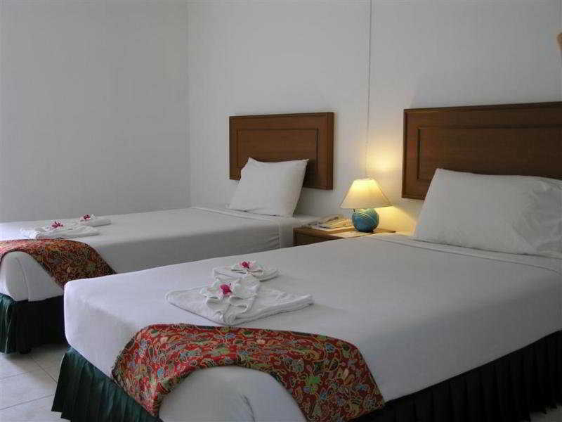 Kamala Beach Hotel 2*