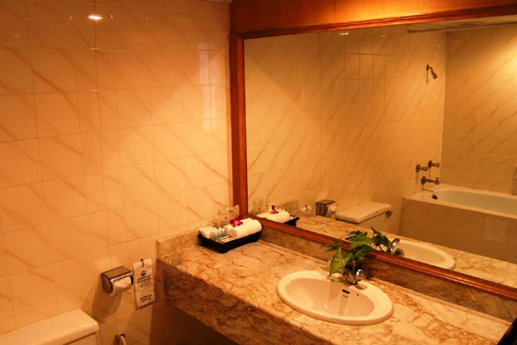 Phuket Golden - Sha Extra Locanda Karon