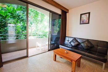 Baan Pron Phateep Hotel