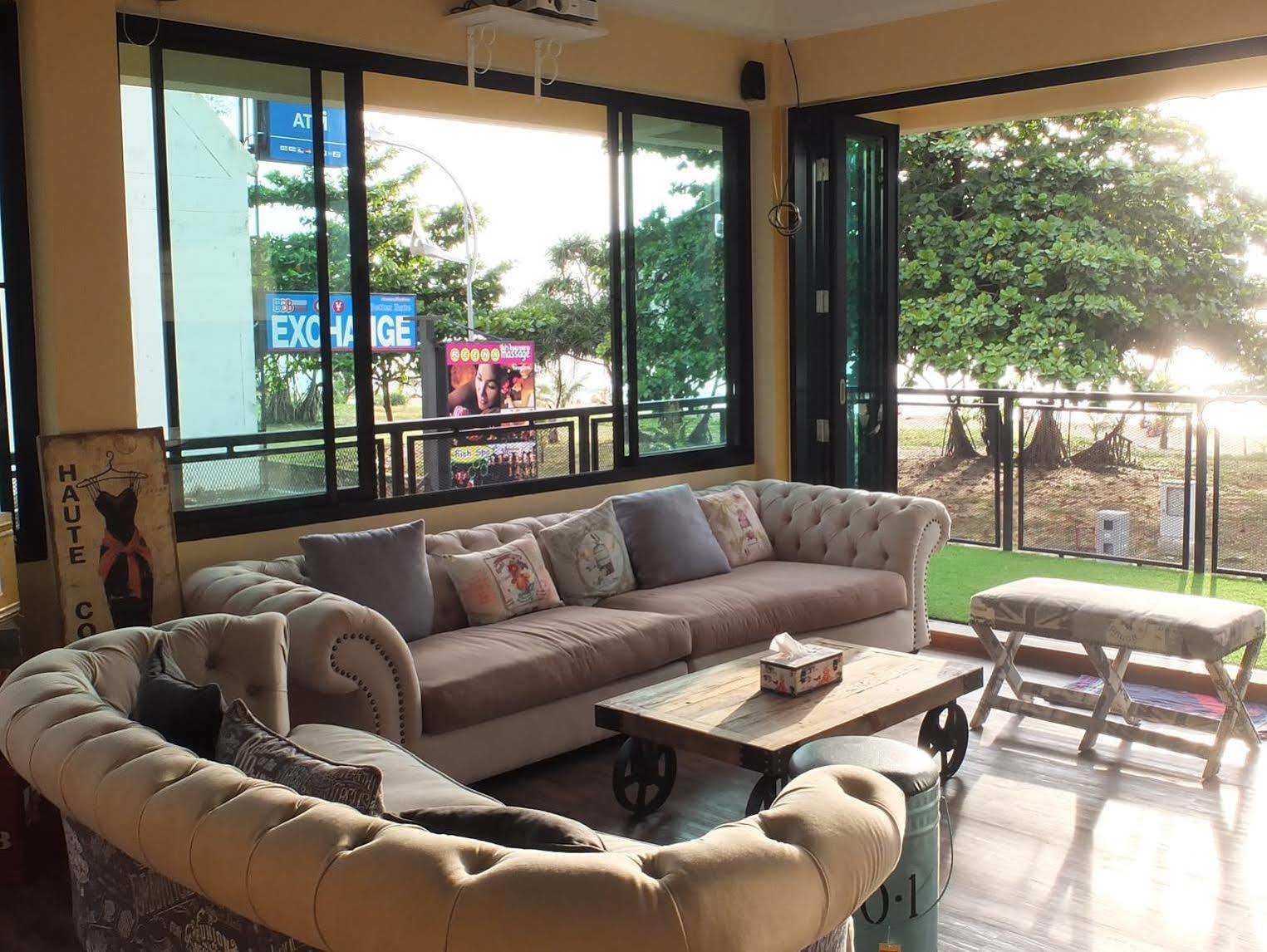 Doolay Beachfront Hostel