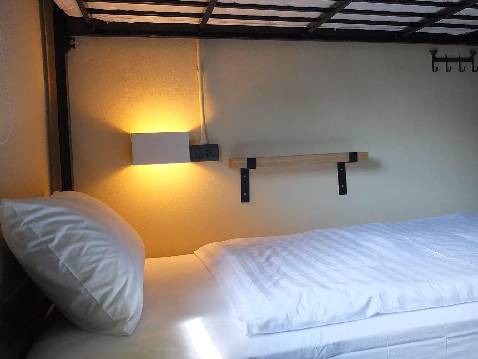 Doolay Beachfront Hostel Karon