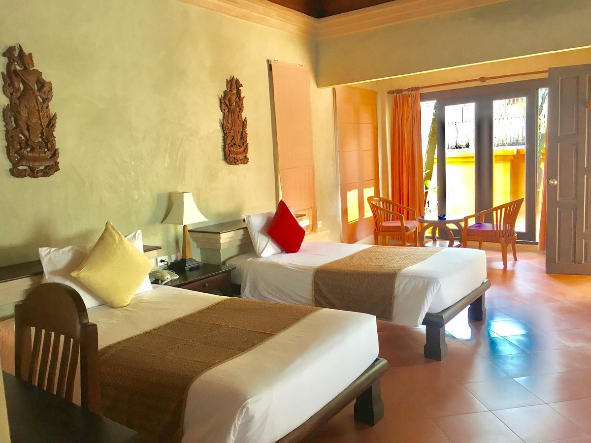 Circle Phuket & 4*