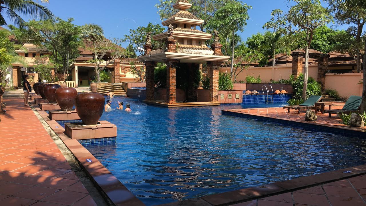 Circle Phuket & Resort 4*