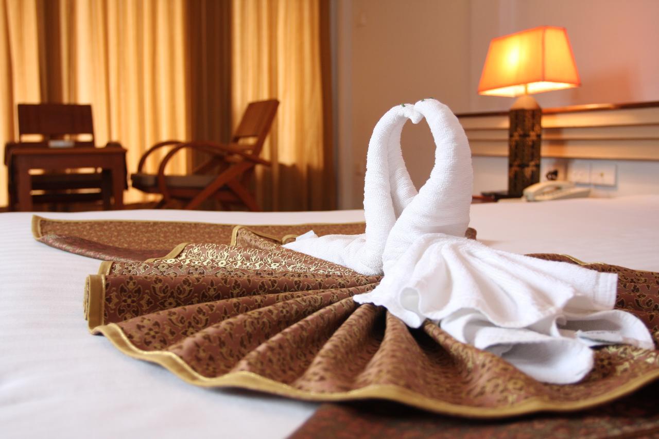 Circle Phuket & 4*