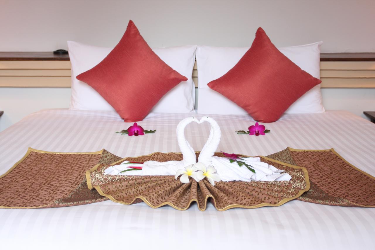 Circle Phuket & 4*