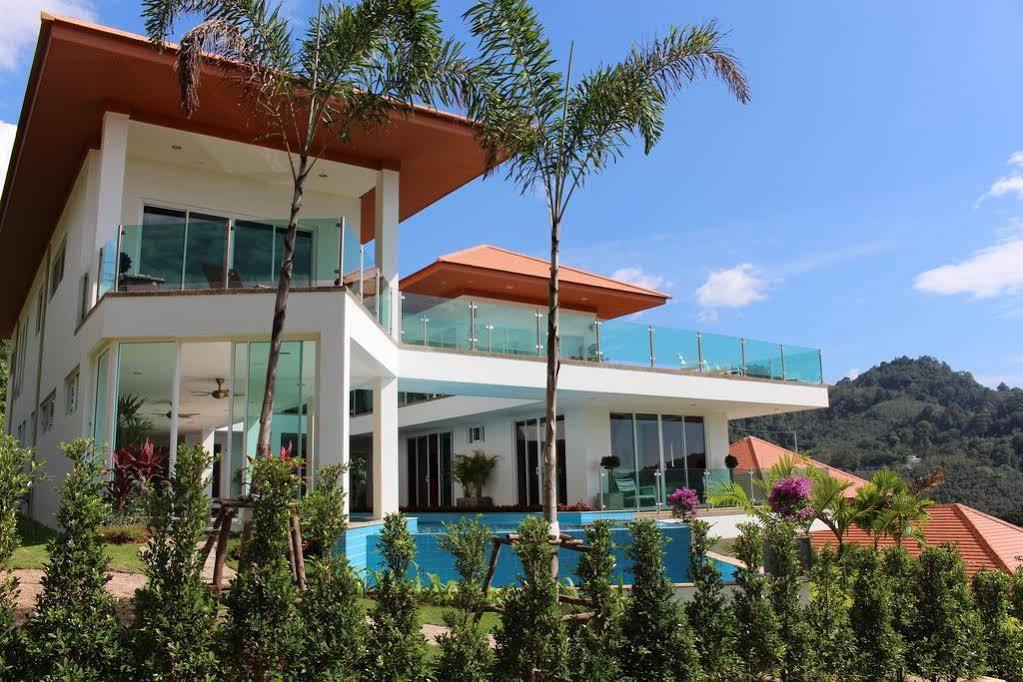 Villa Heights *