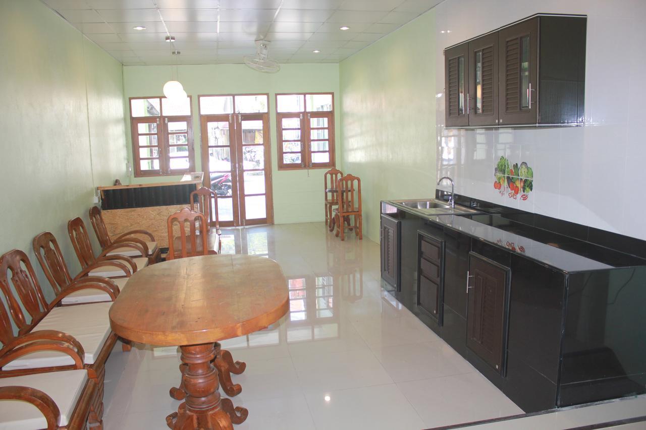 Hostel One One