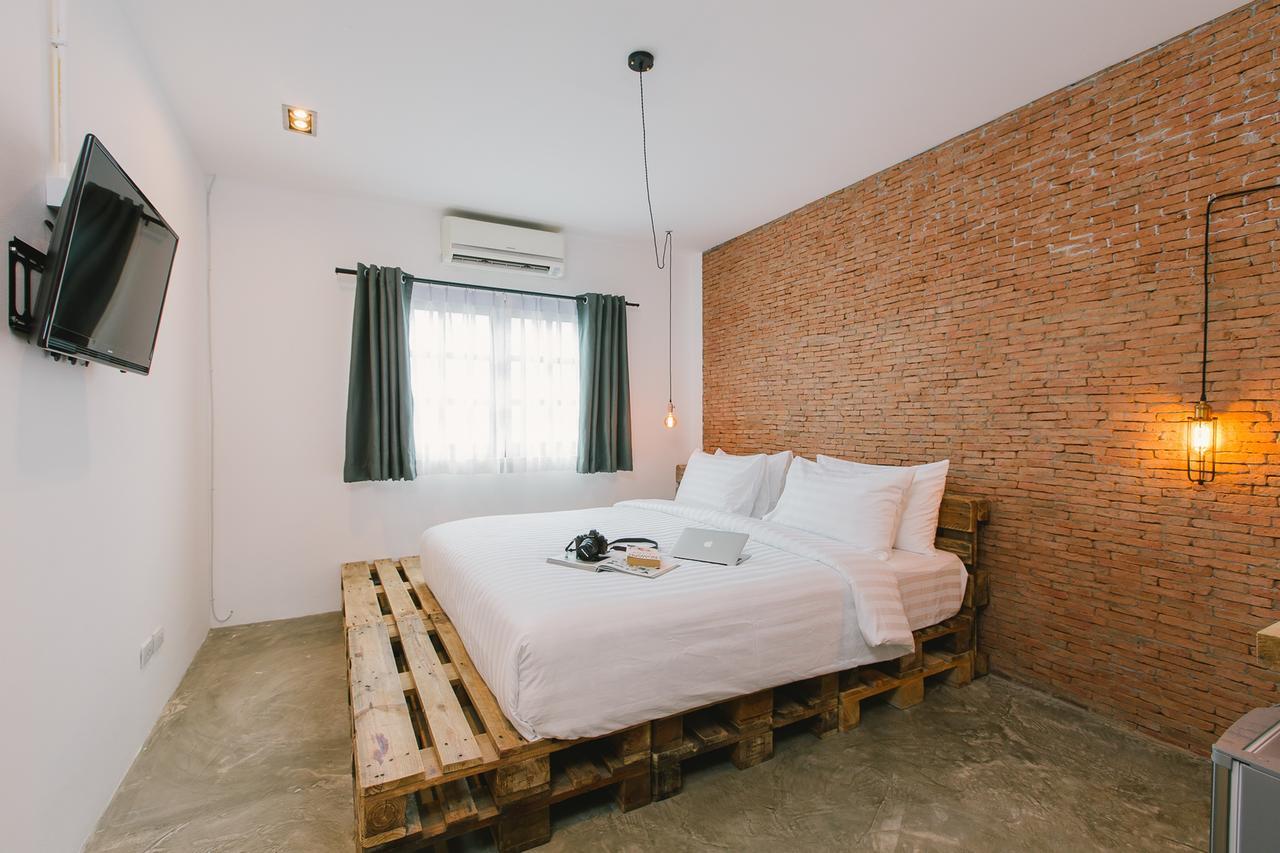 Pause Hostel *