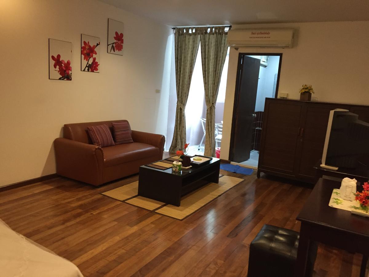 Nawaporn Place Hotel 2*