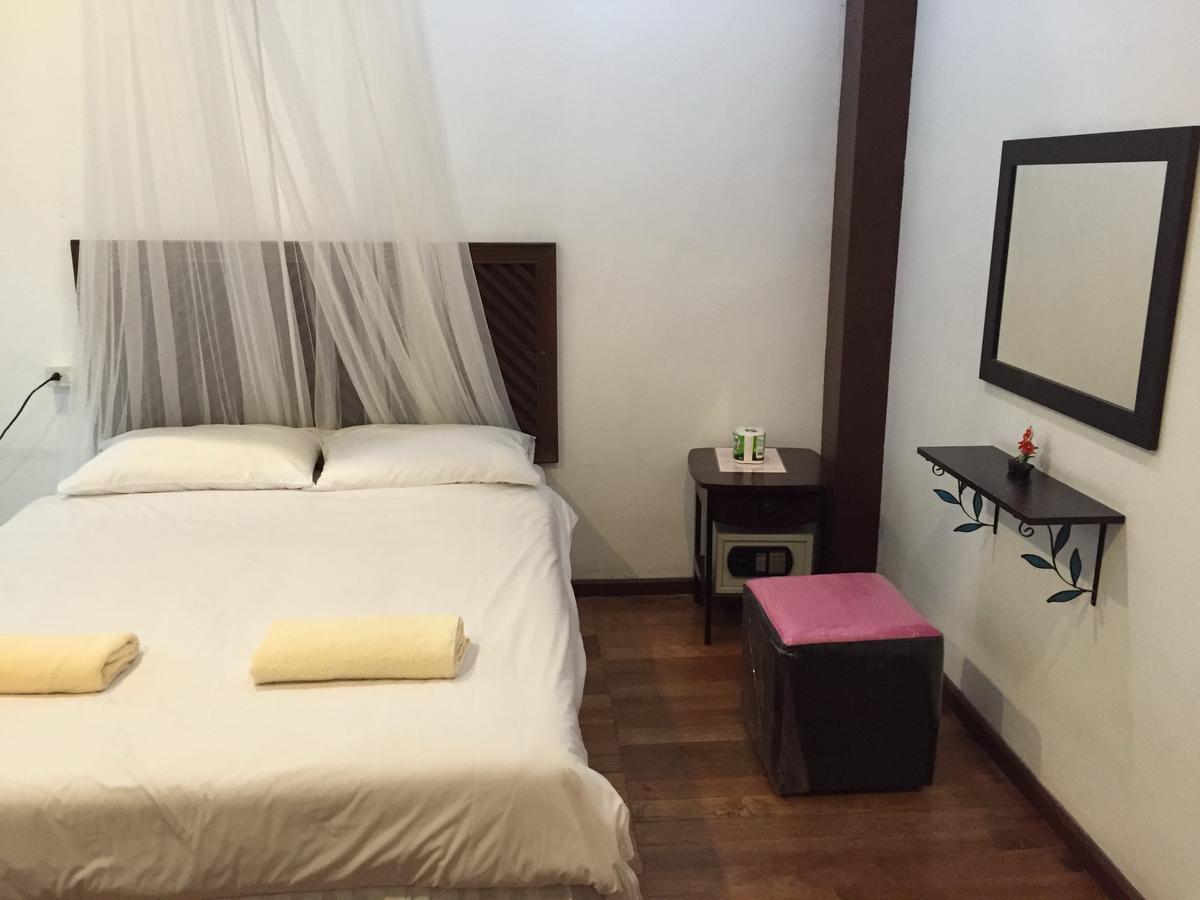 Nawaporn Place Hotel 2*