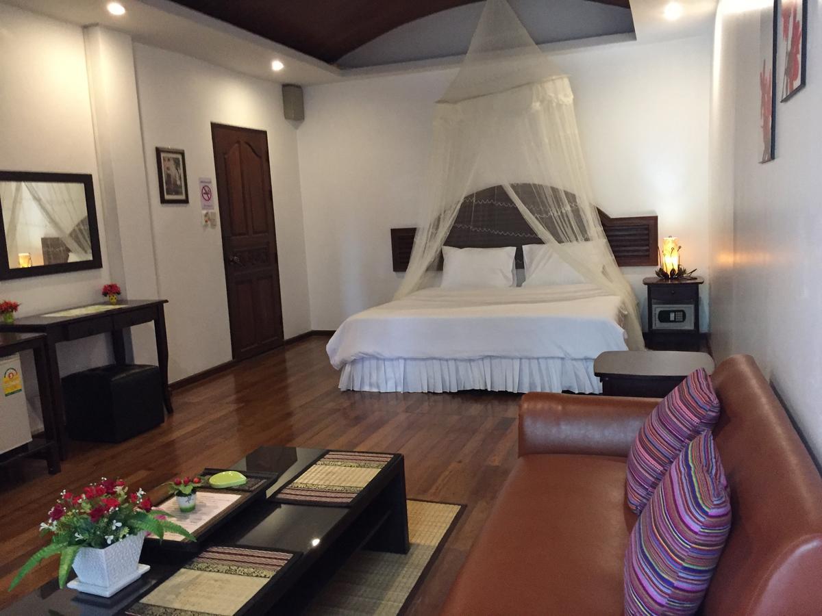 Nawaporn Place Hotel 2*