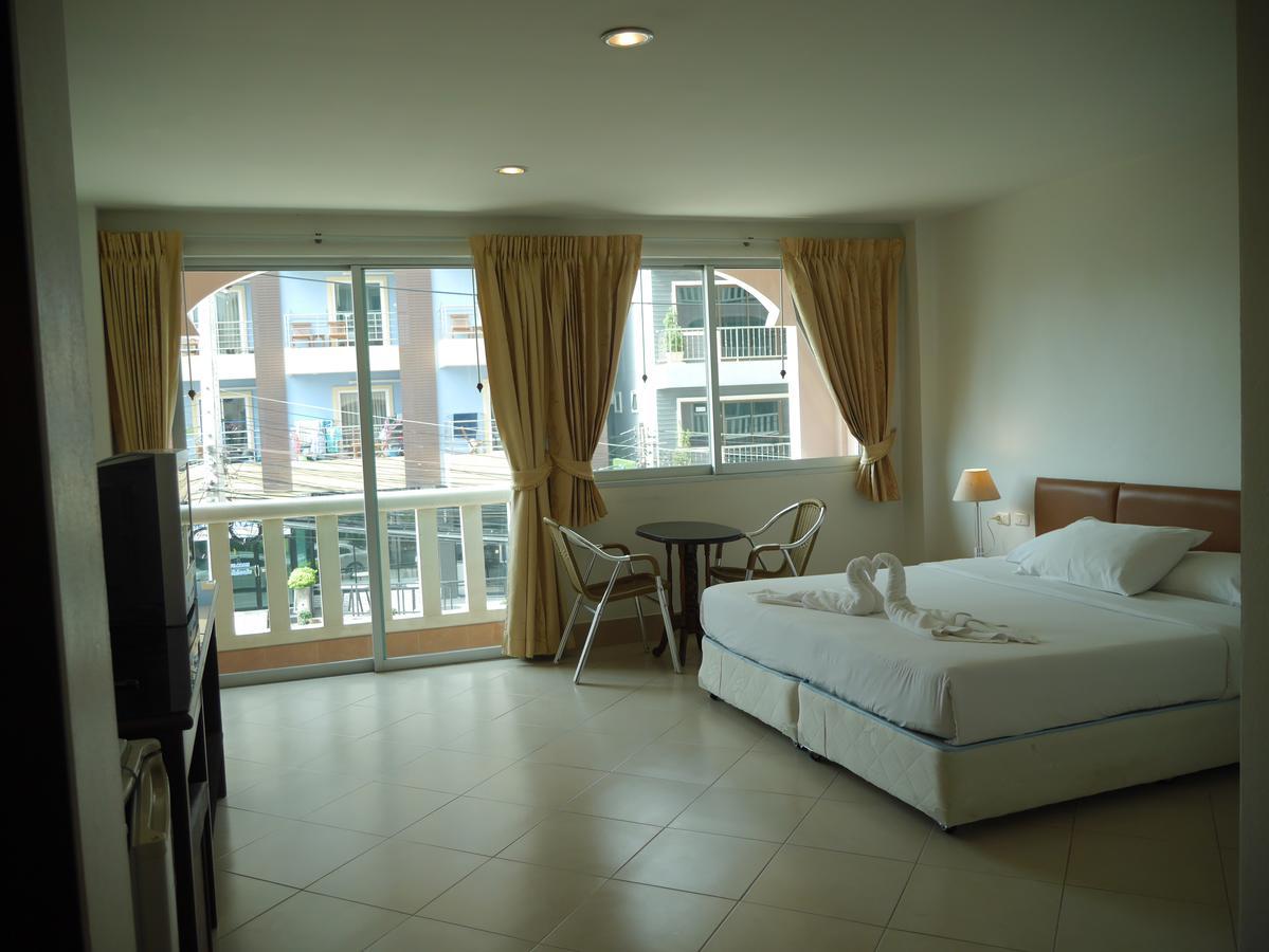 Baan Petcharat Hotel 3*