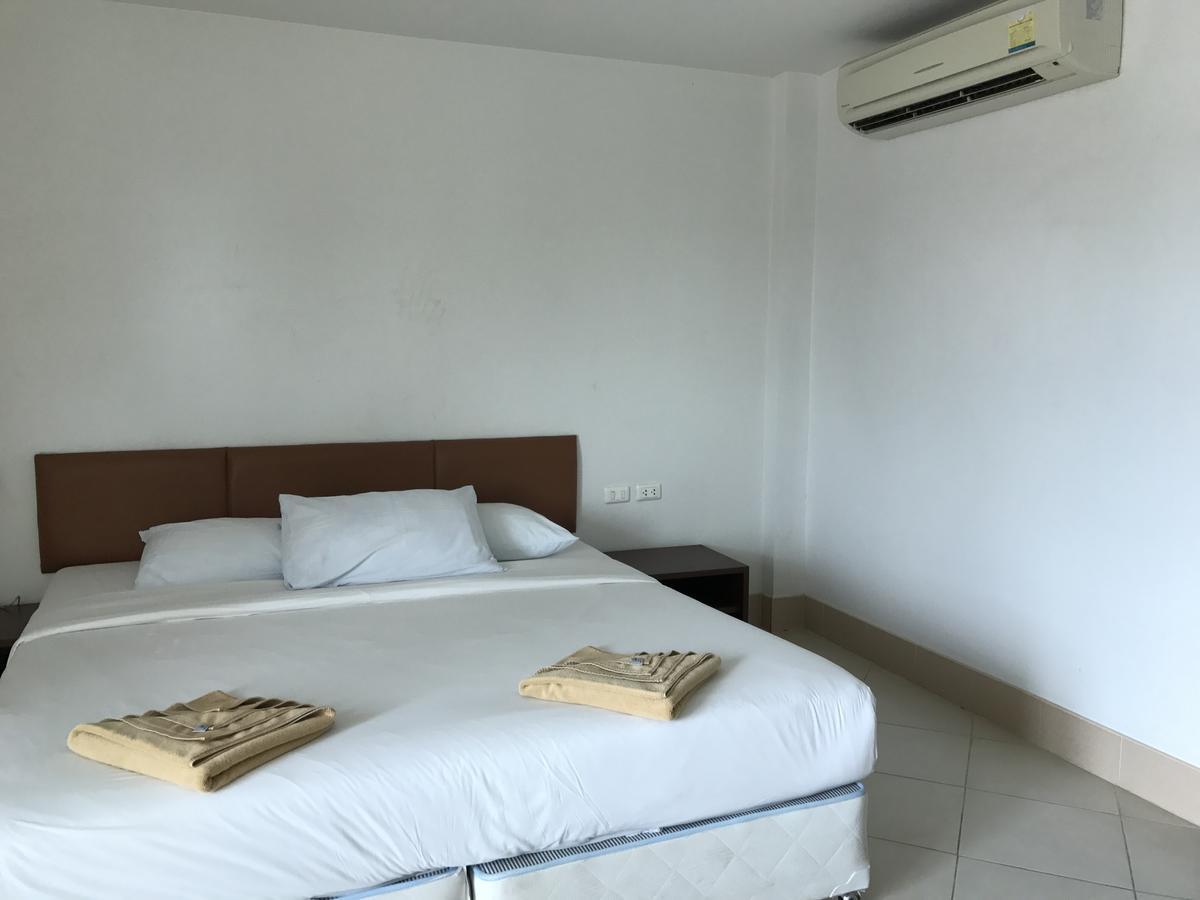 Baan Petcharat Hotel