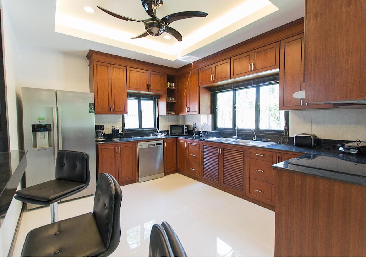 Soi Nam Jai Villa