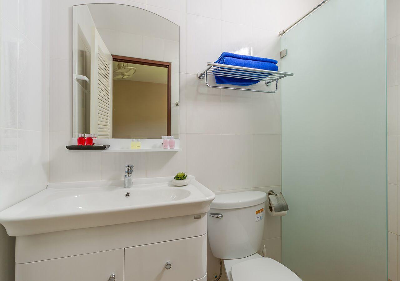 Tropical Sands Guest house Nai Harn