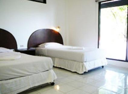 Cliff Contemporary Boutique Bungalows Hotel