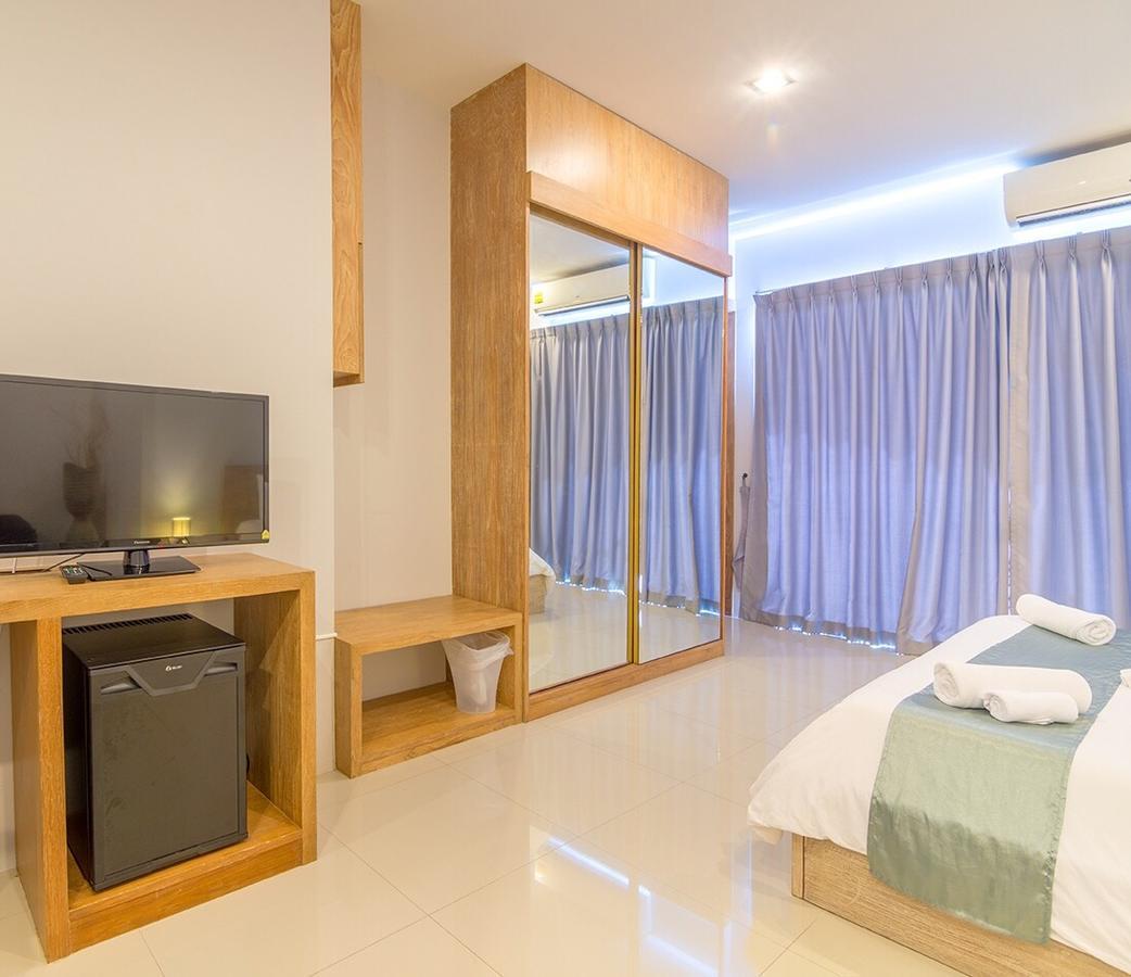 Lemonade Phuket -sha Hotel