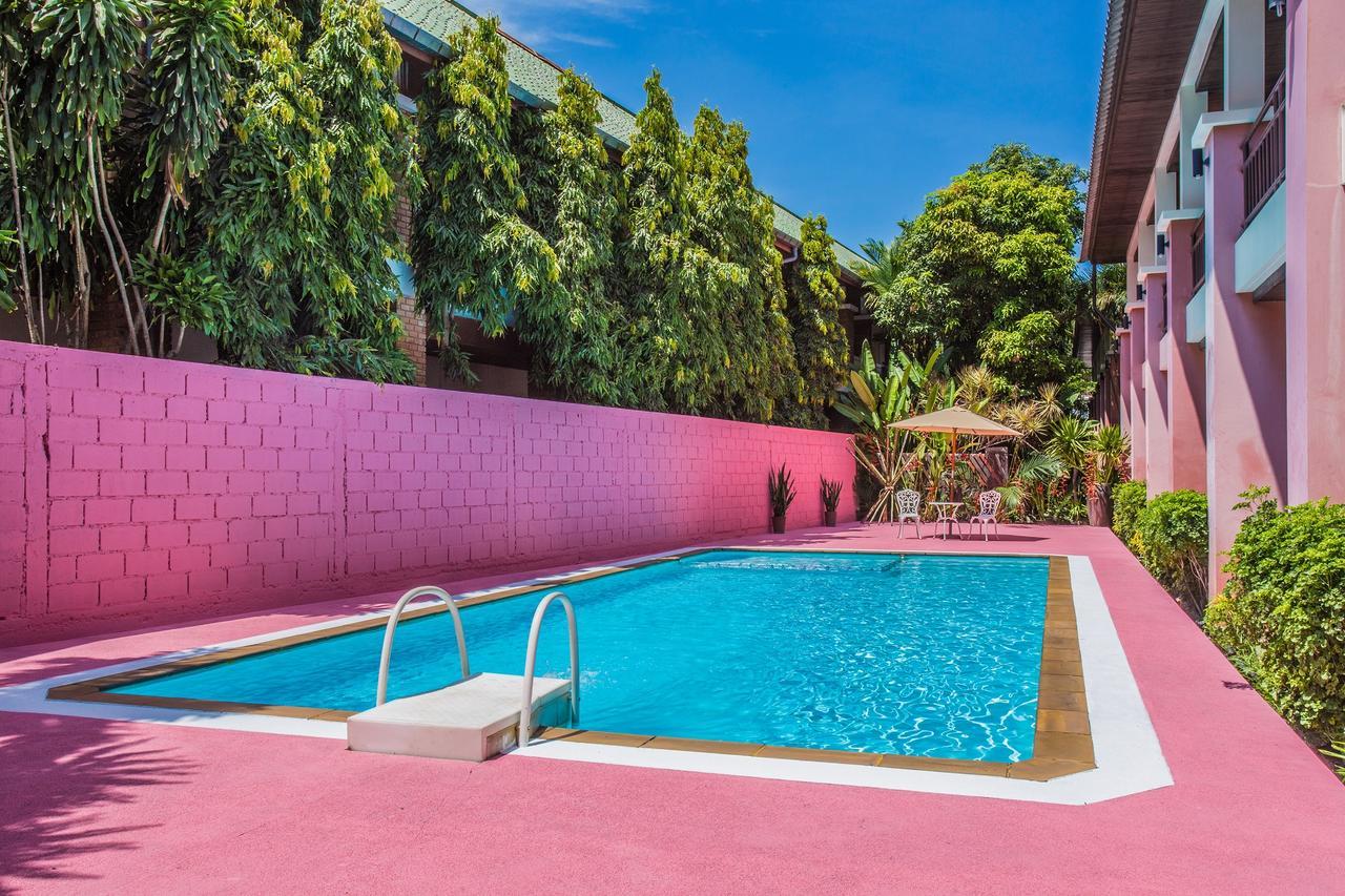 Resort First Patong