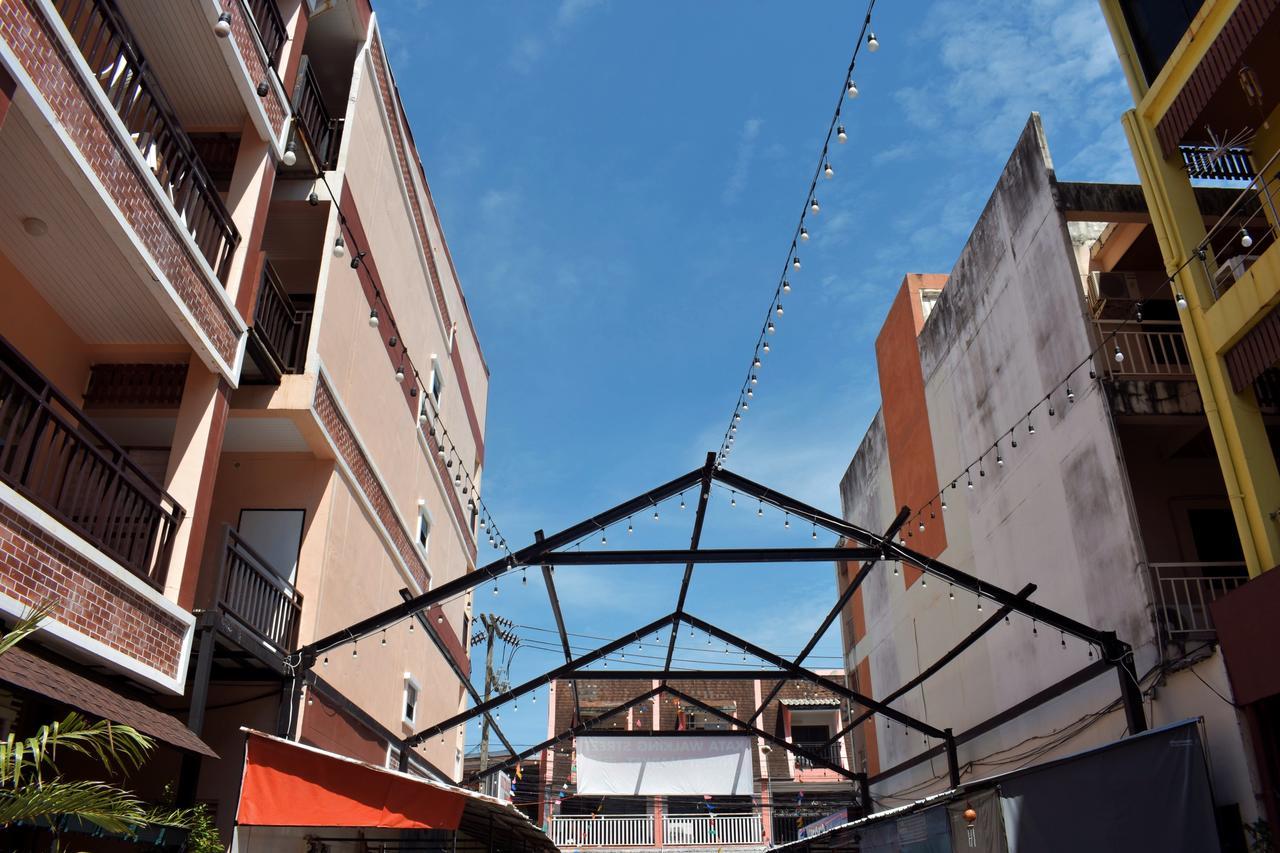 Outdoor Hotel