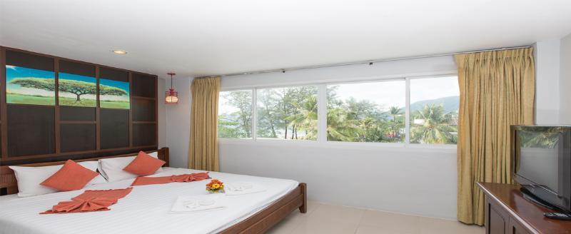 Time Out Beachfront Hotel Patong