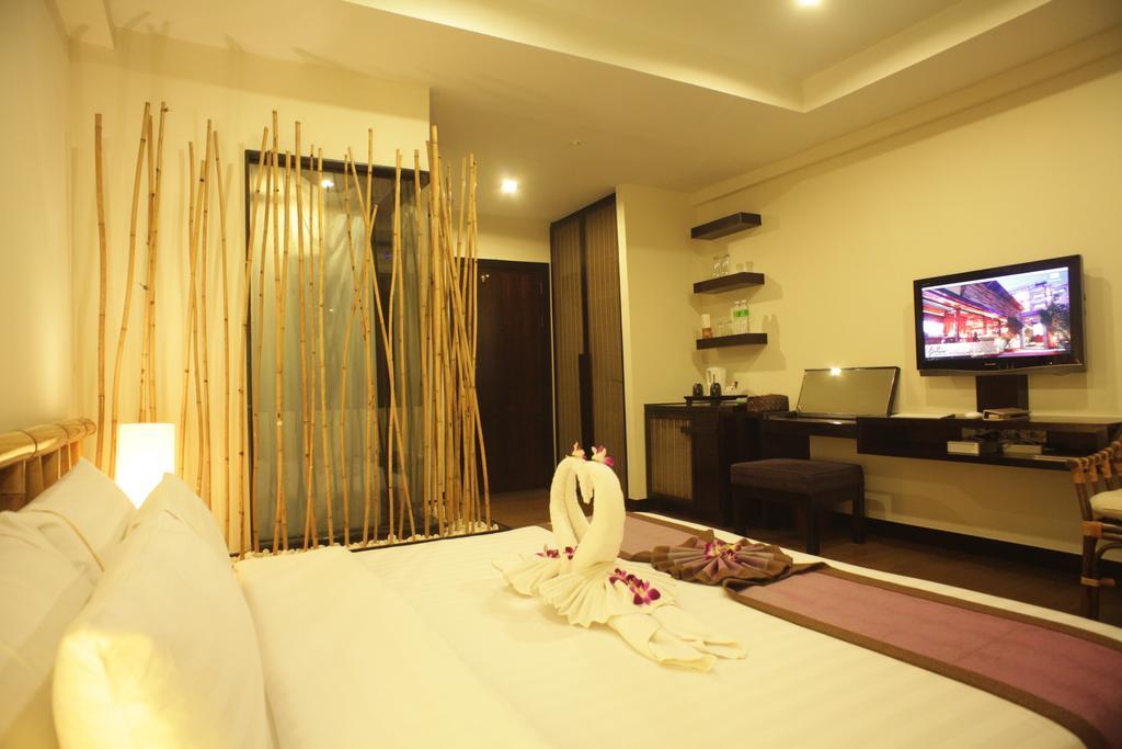 Bamboo House Phuket Hotel 3*