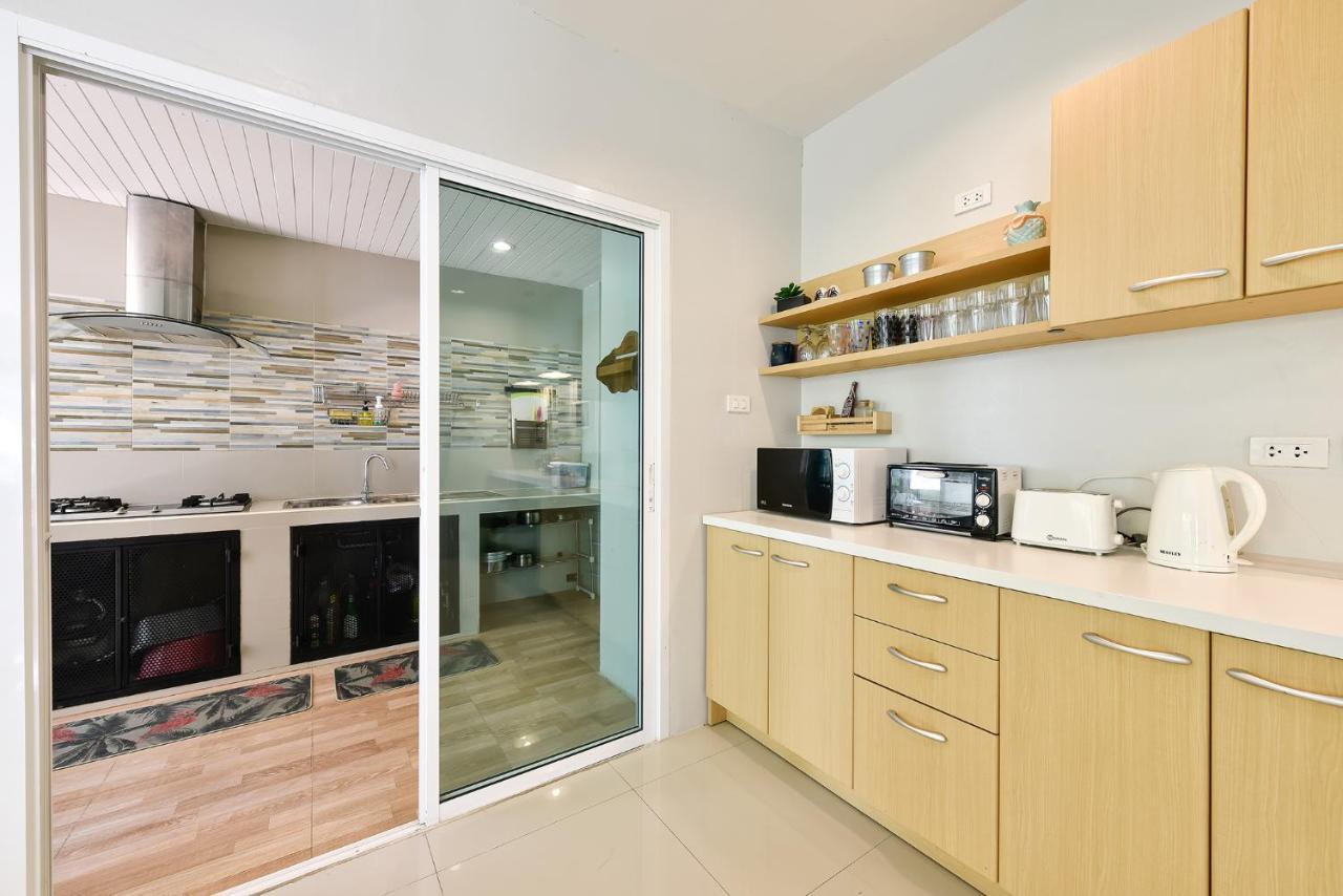 Modern House Patong Hill - 7 Beds - Kitchen * Patong