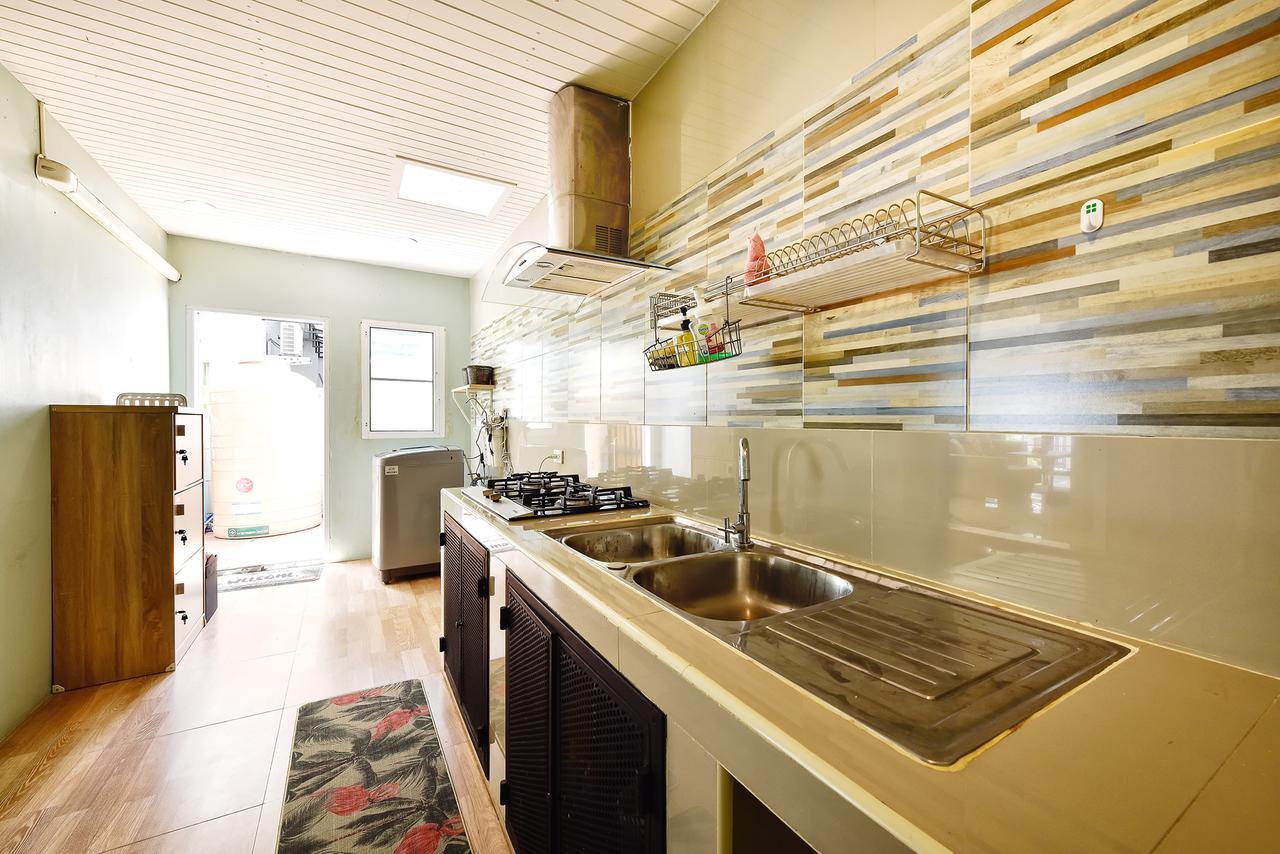 Modern House Patong Hill - 7 Beds - Kitchen * Patong