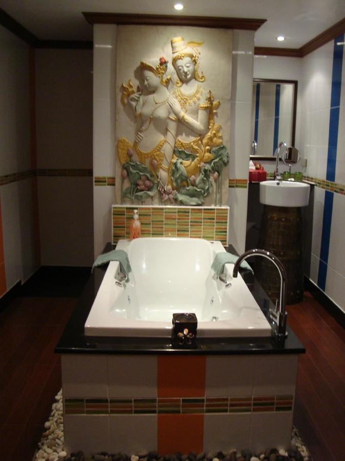 Villa Angelica Bed And Breakfast In Phuket Acomodação com café da manhã  Phuket