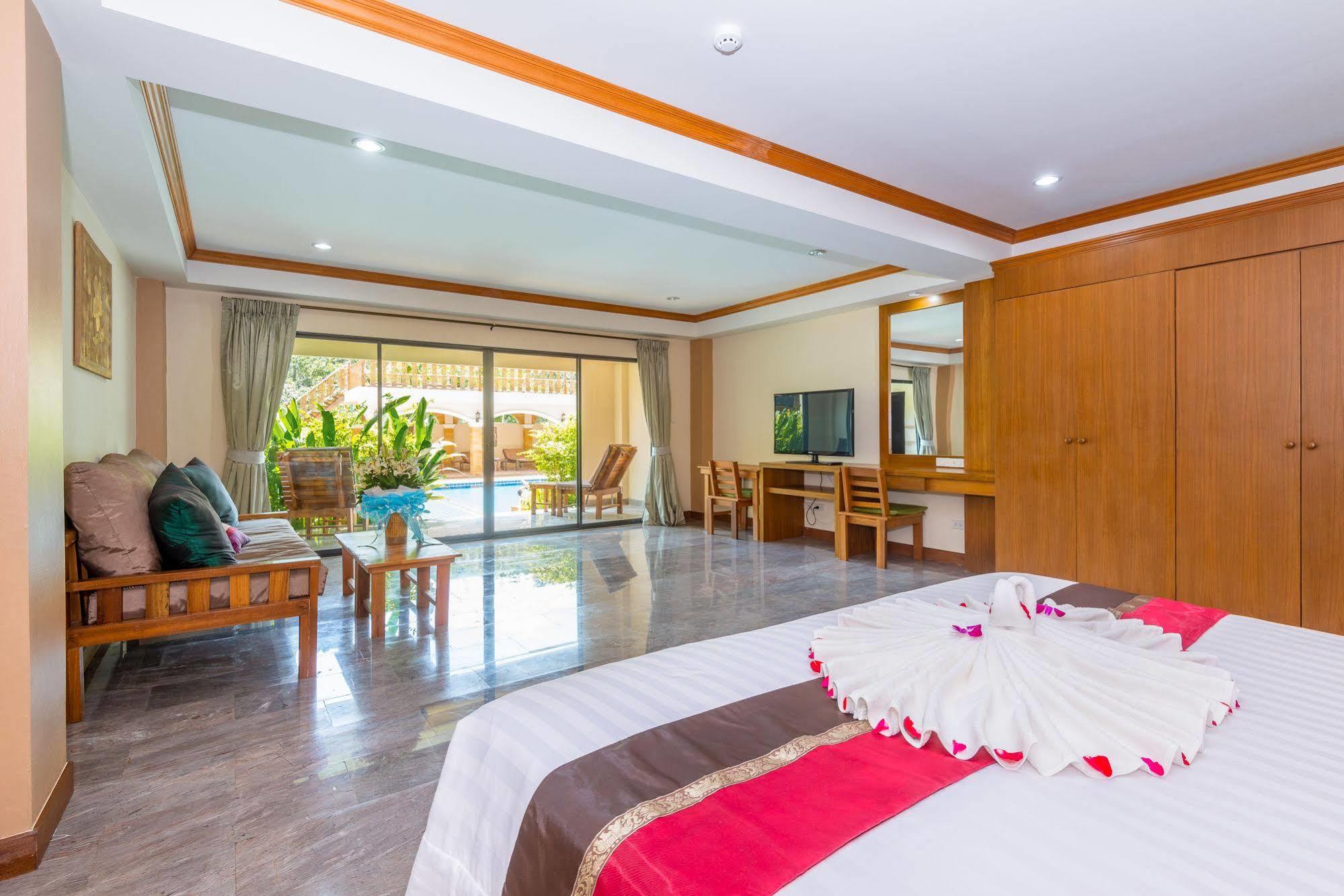 Hotel The Windmill Phuket Rawai