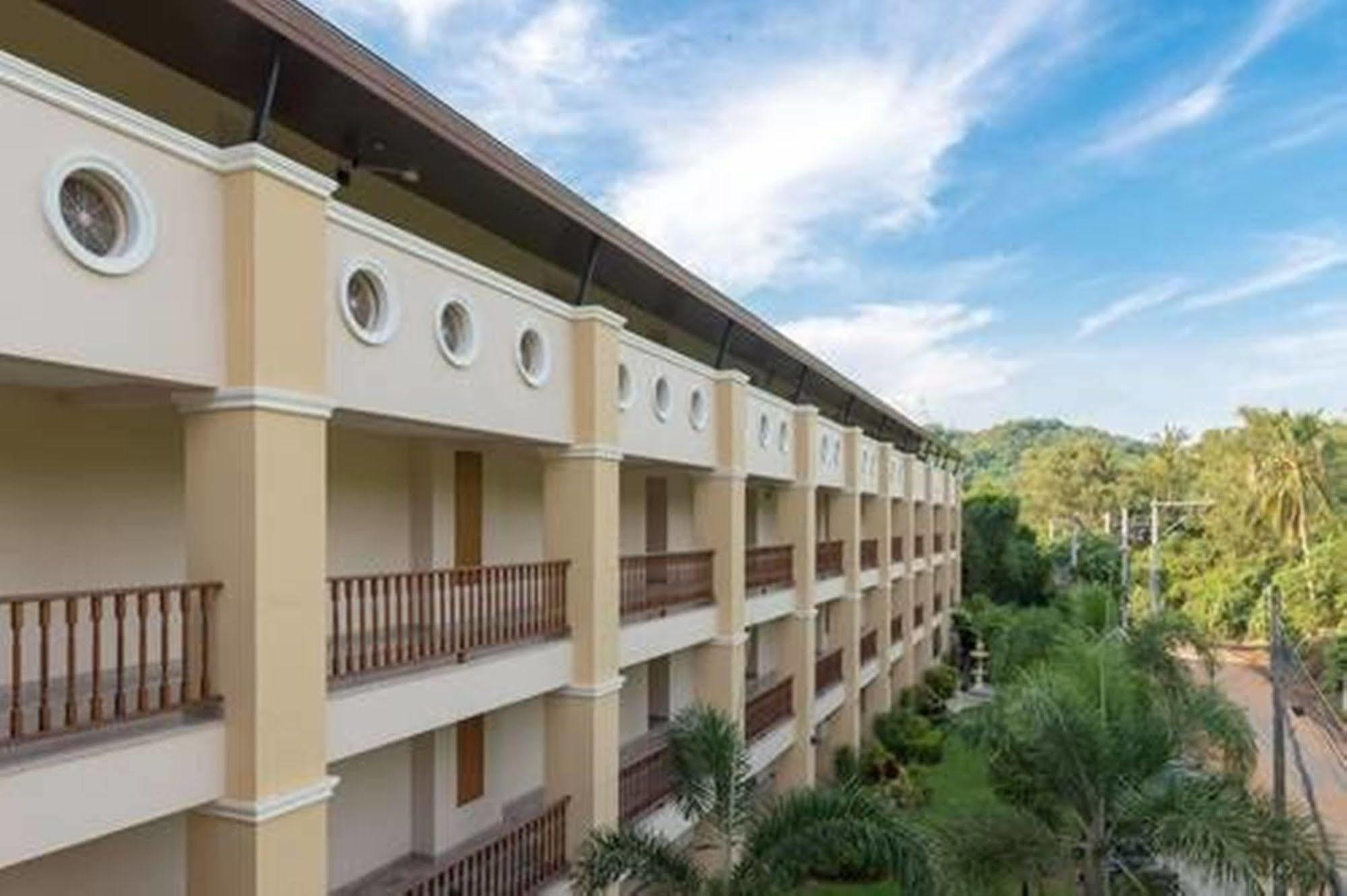 Hotel The Windmill Phuket Rawai