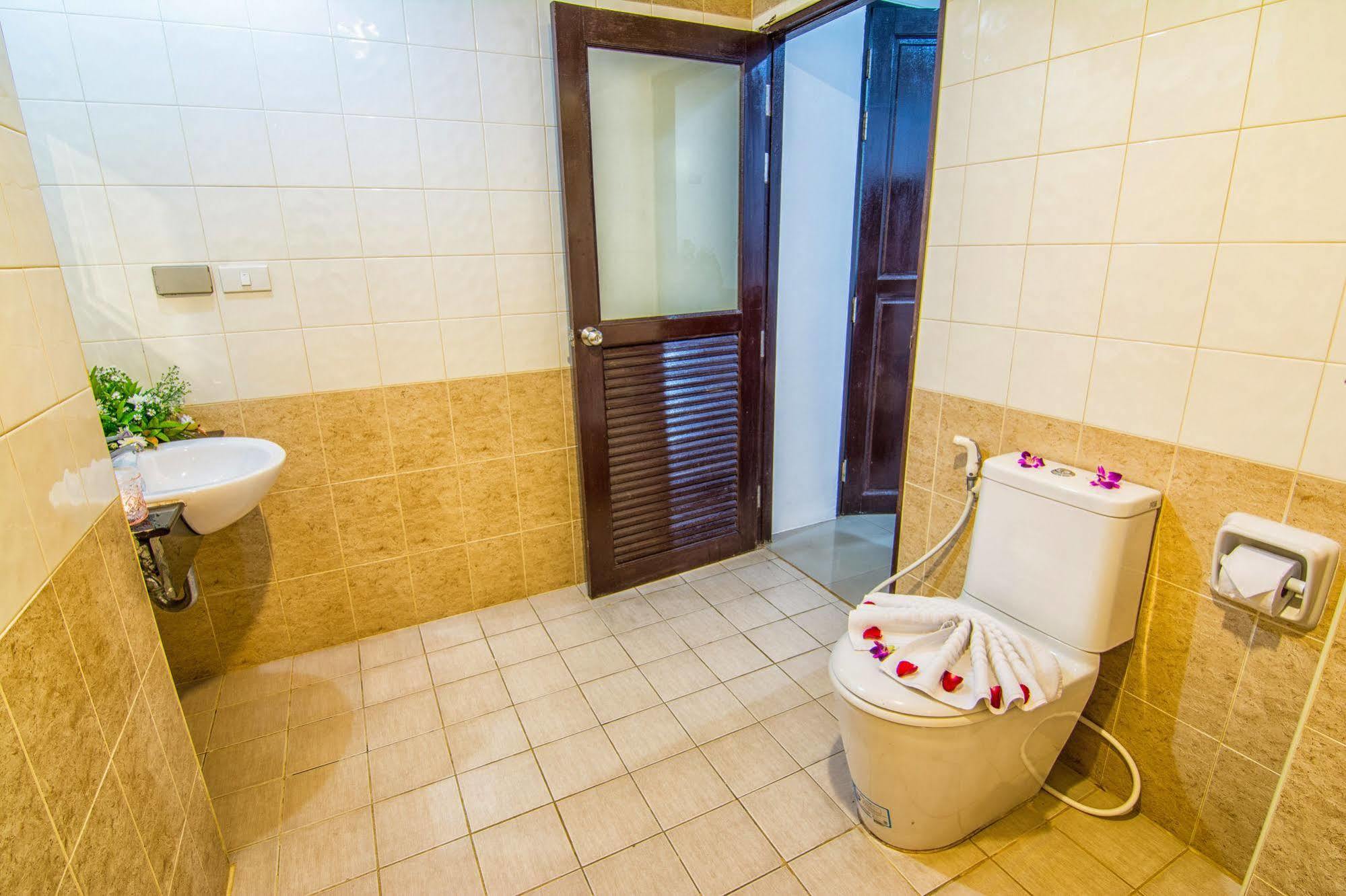 Hotel Yk Patong Resort 2*