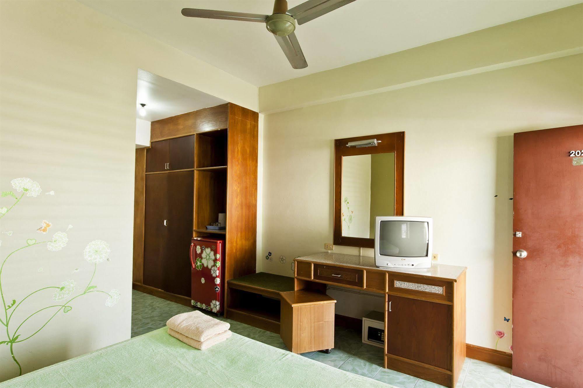Baan Nitra Guest house