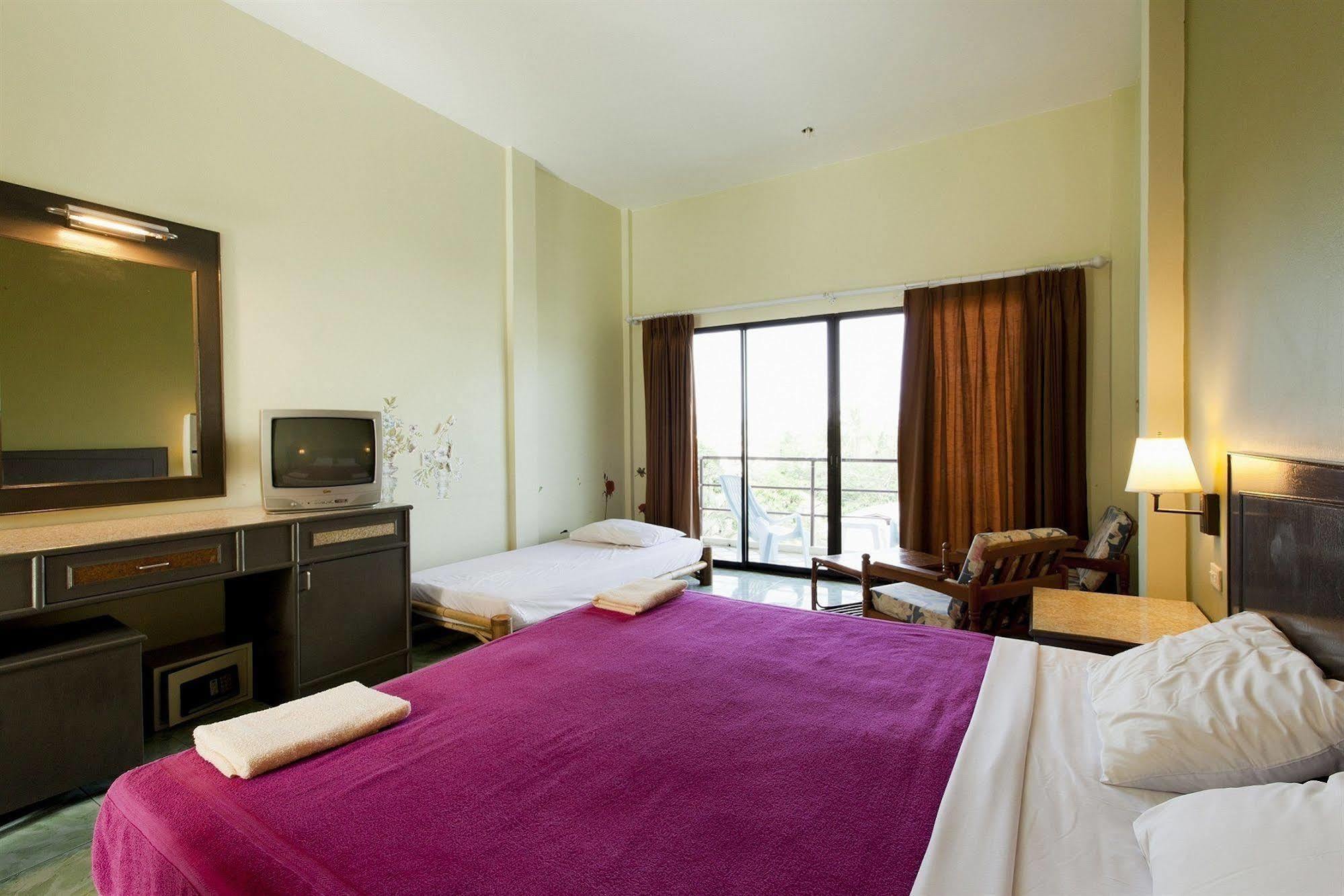 Baan Nitra Guest house *