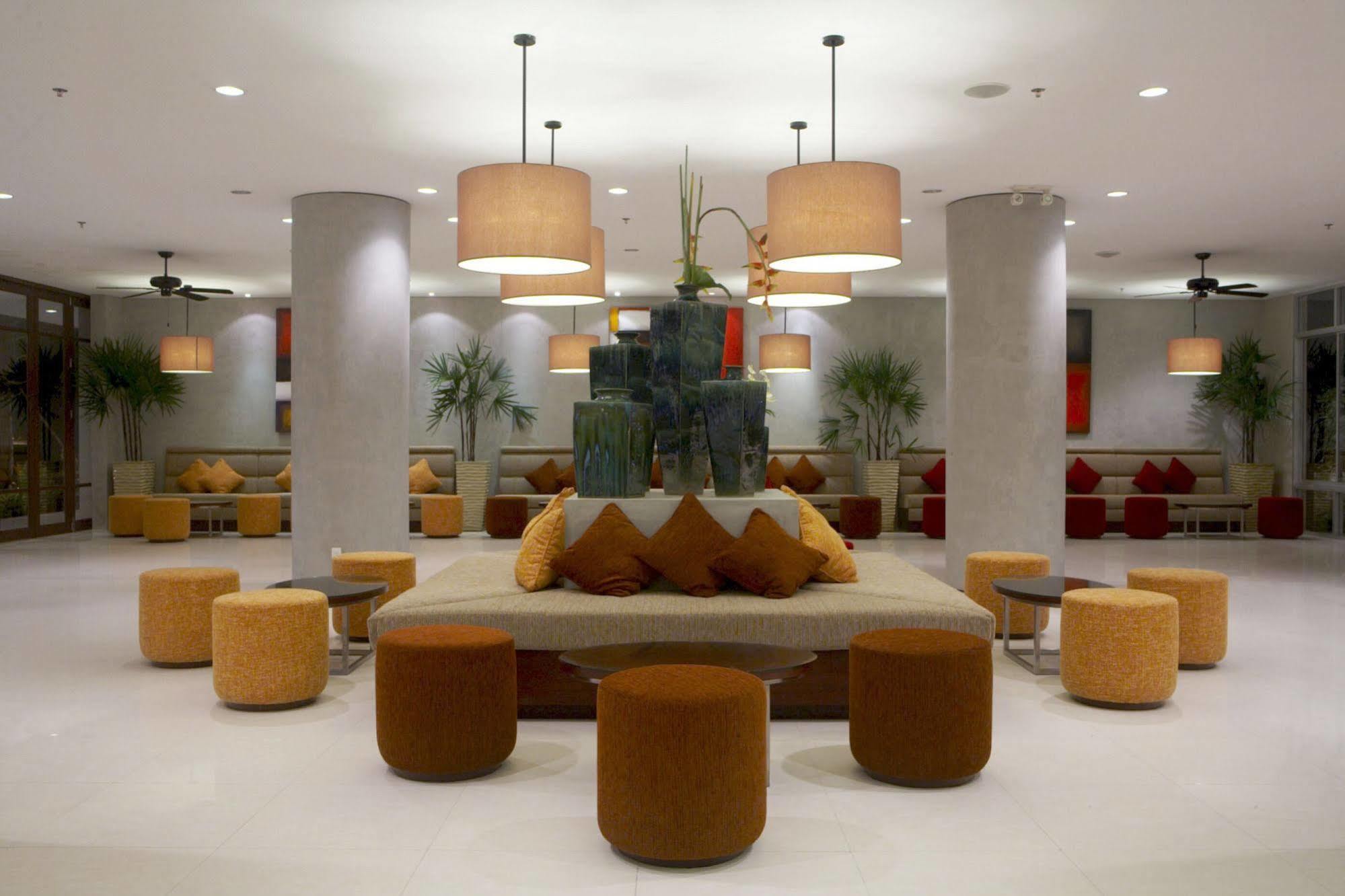 Hotel Ibis Phuket 3*