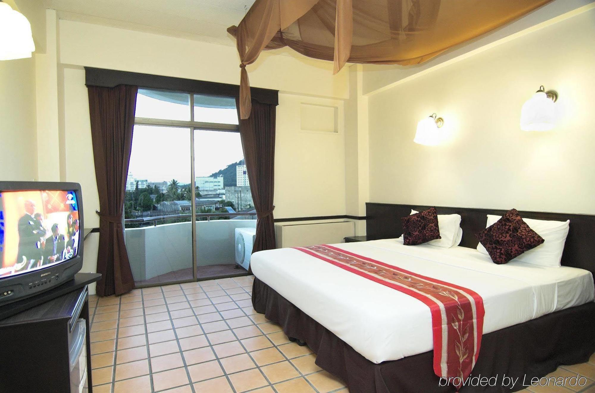Rome Place Hotel Phuket