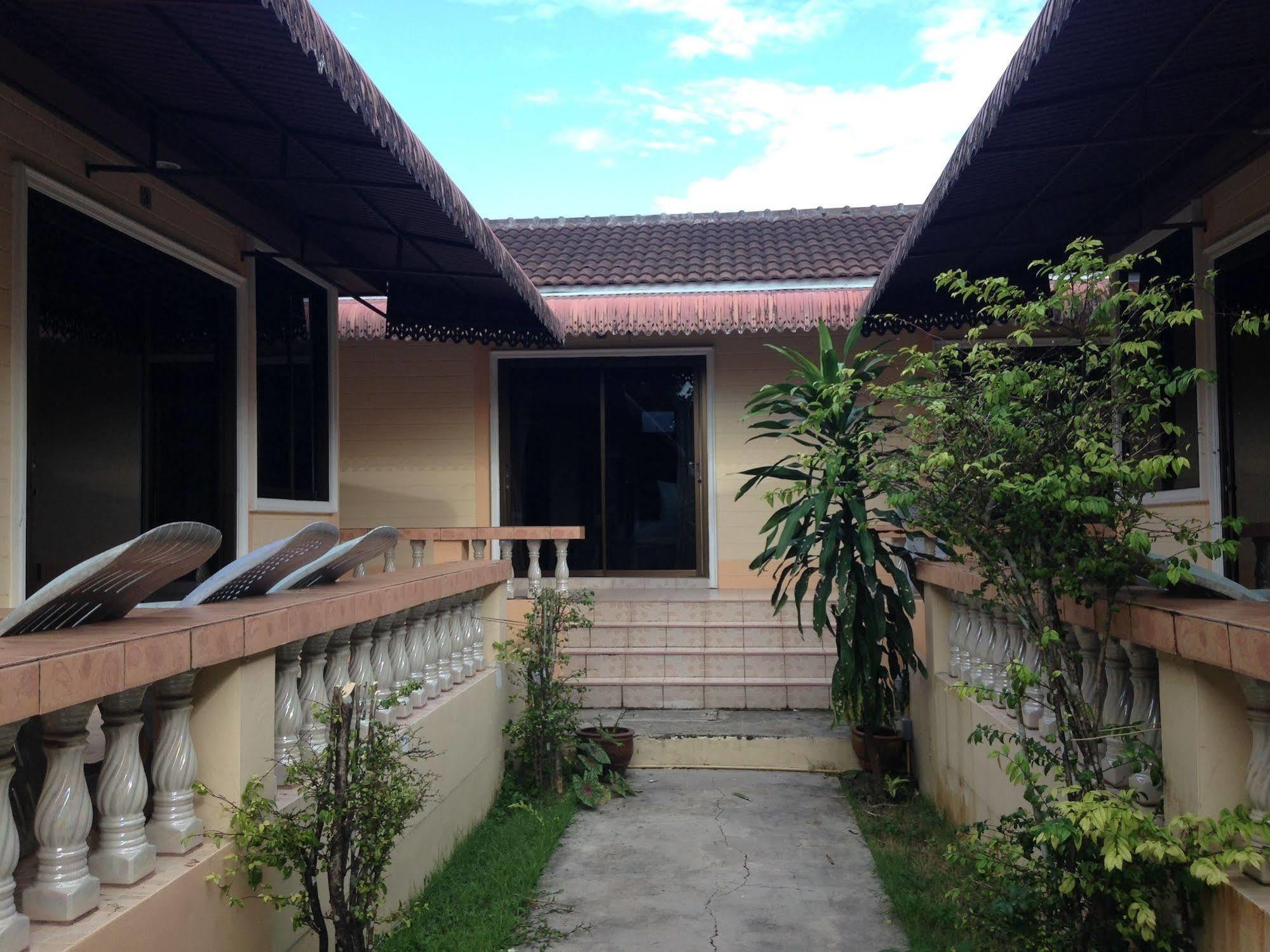 Naiyang Hotel 2*