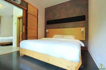 Cafe'@luv22 Hotel 3*