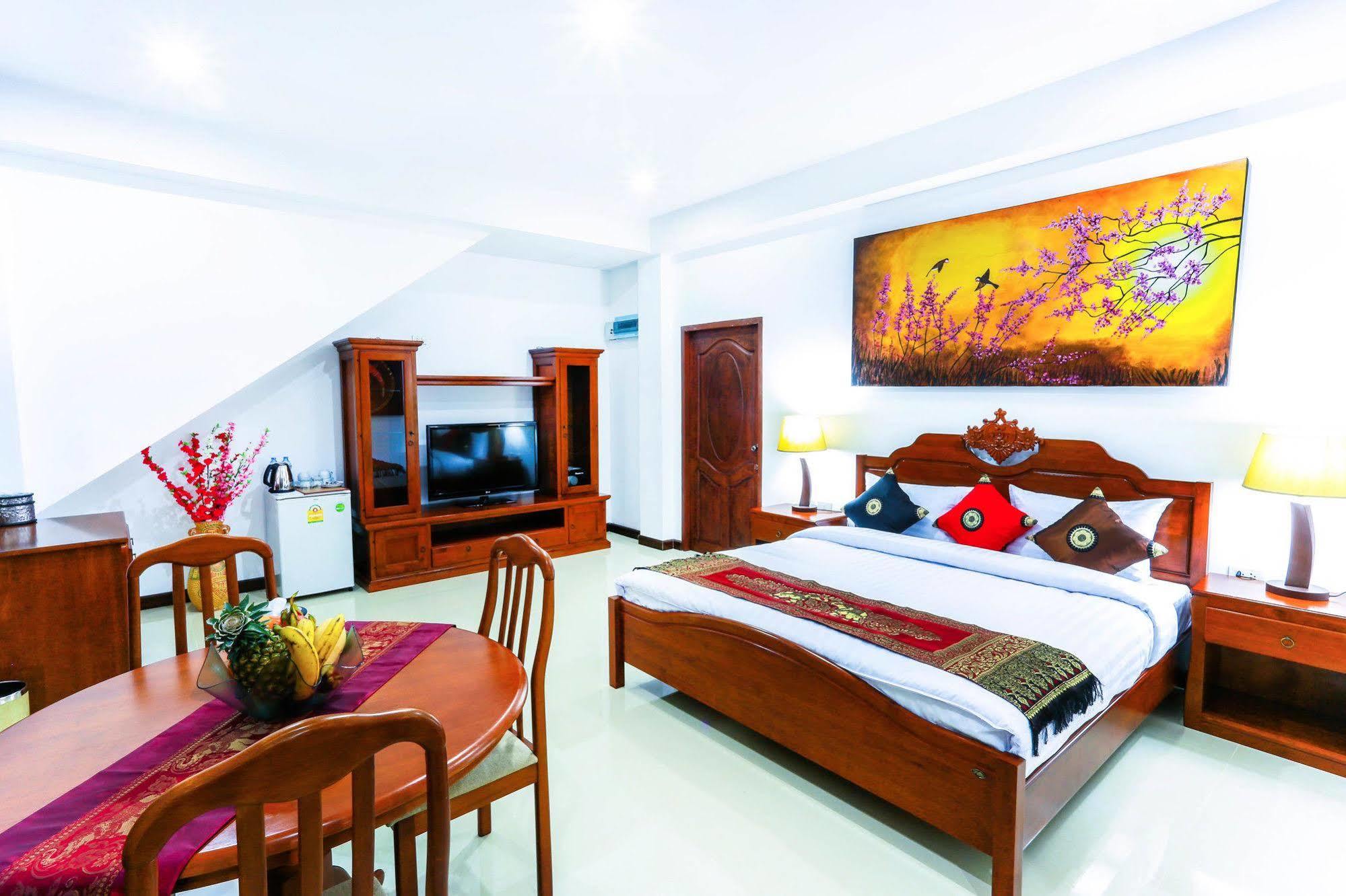 Palm Oasis Apartment *