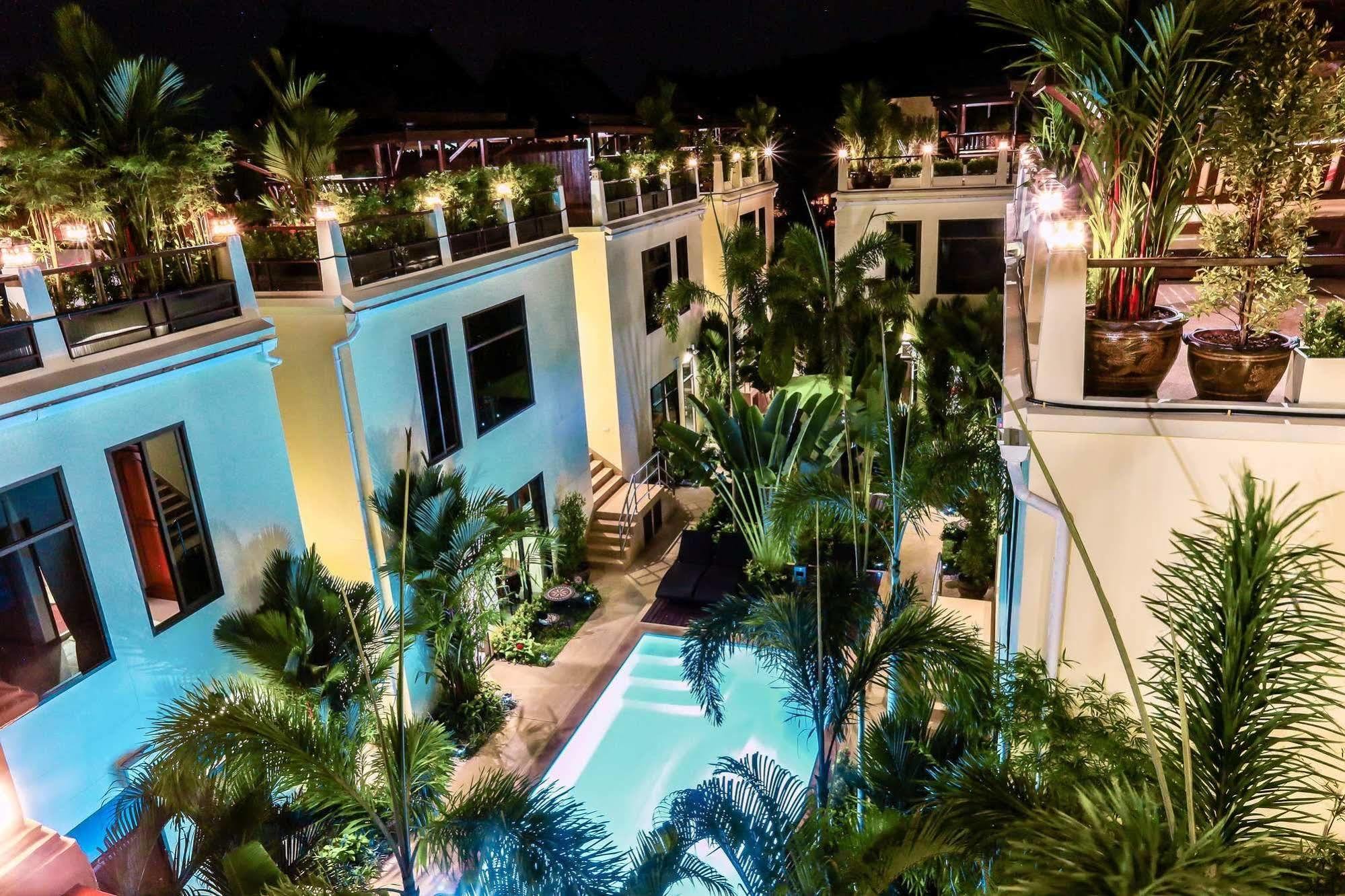 Palm Oasis Apartment