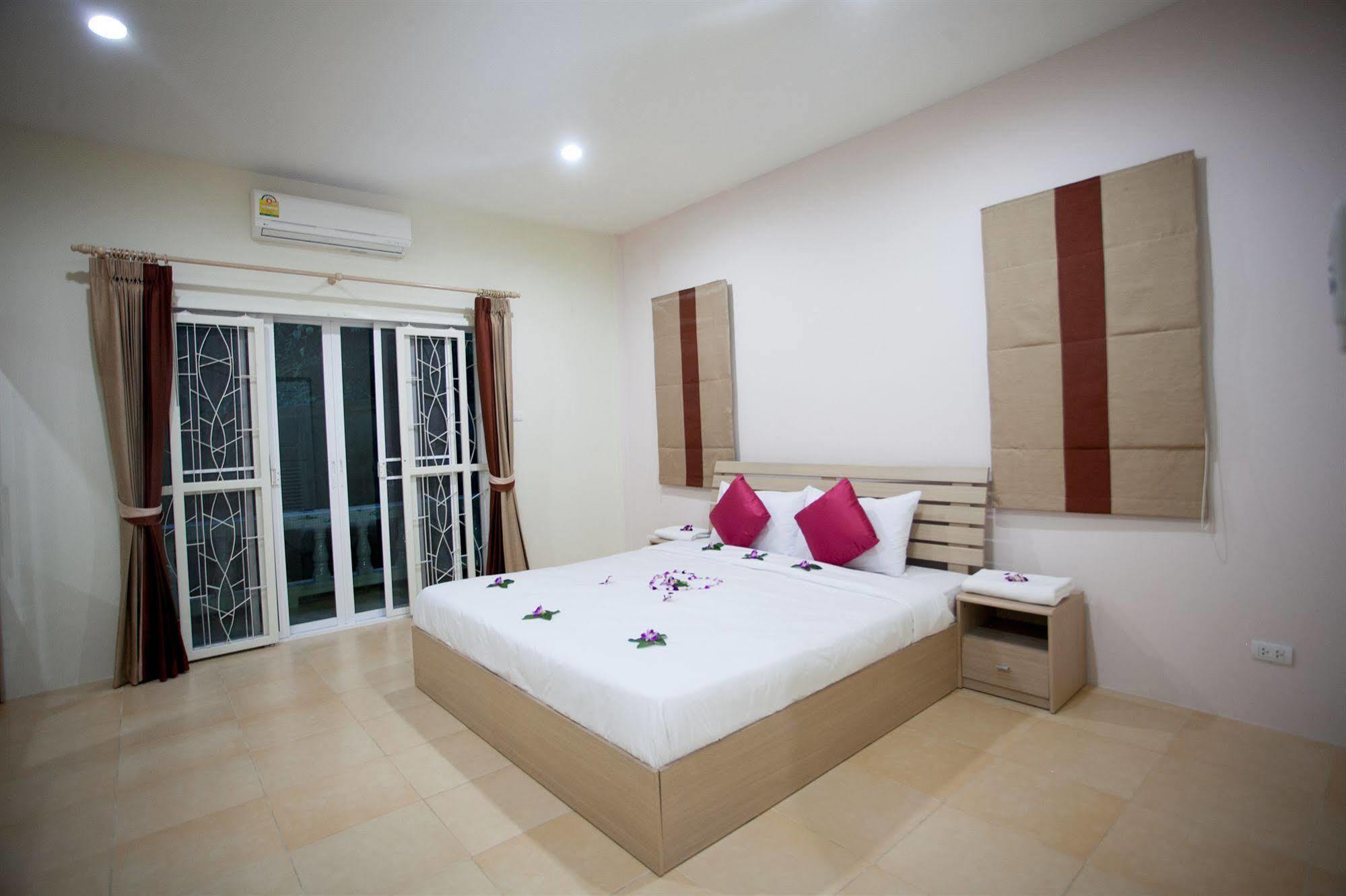 Hotel Lucky Lek 3*