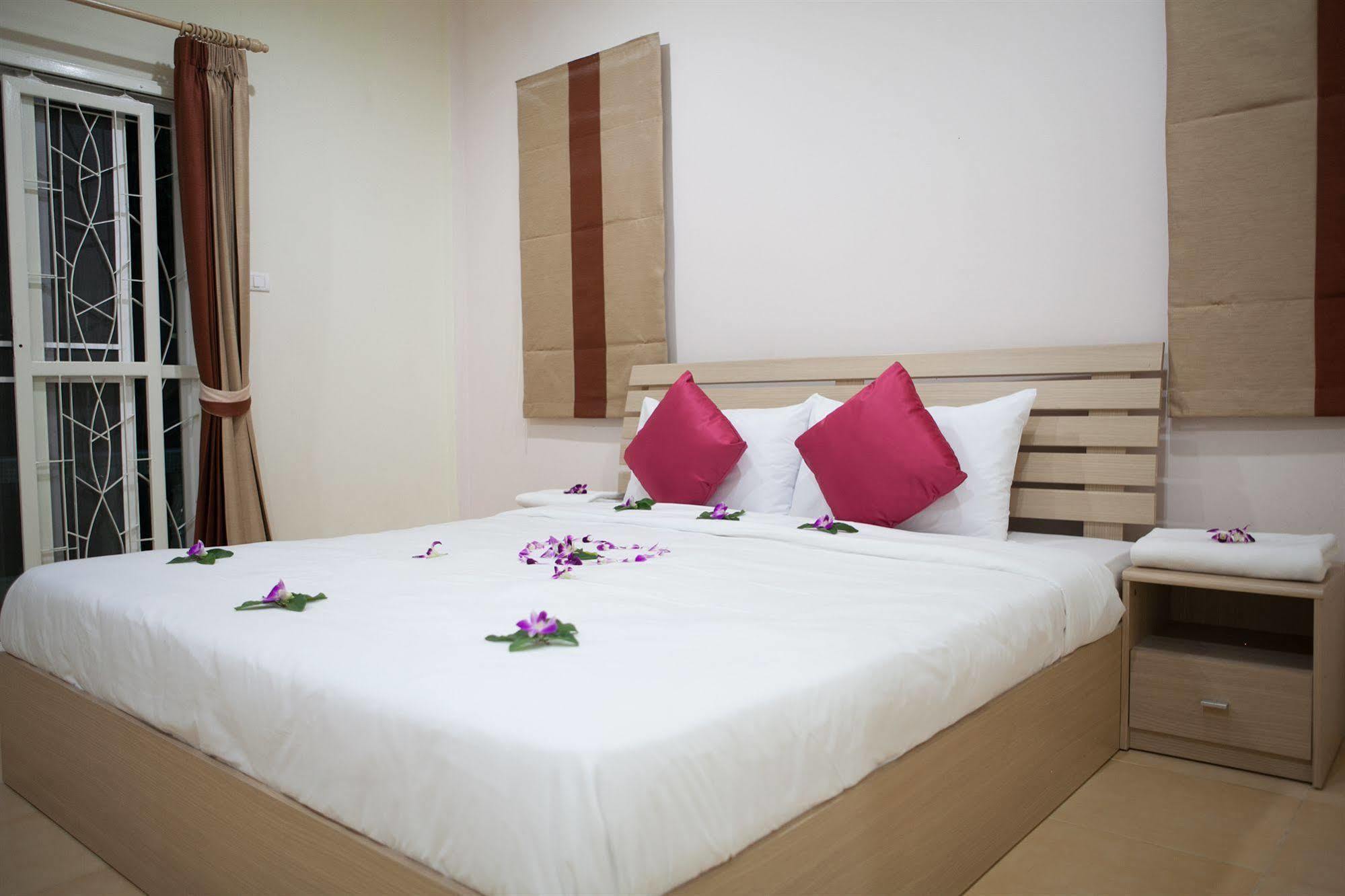 Lucky Lek Hotel