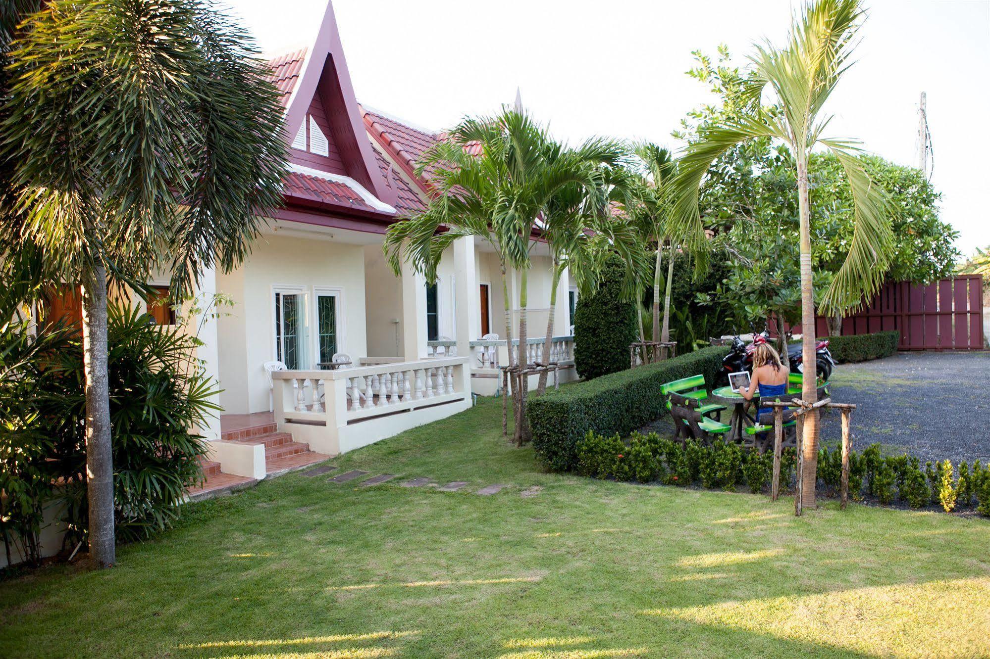 Lucky Lek Hotel 3*