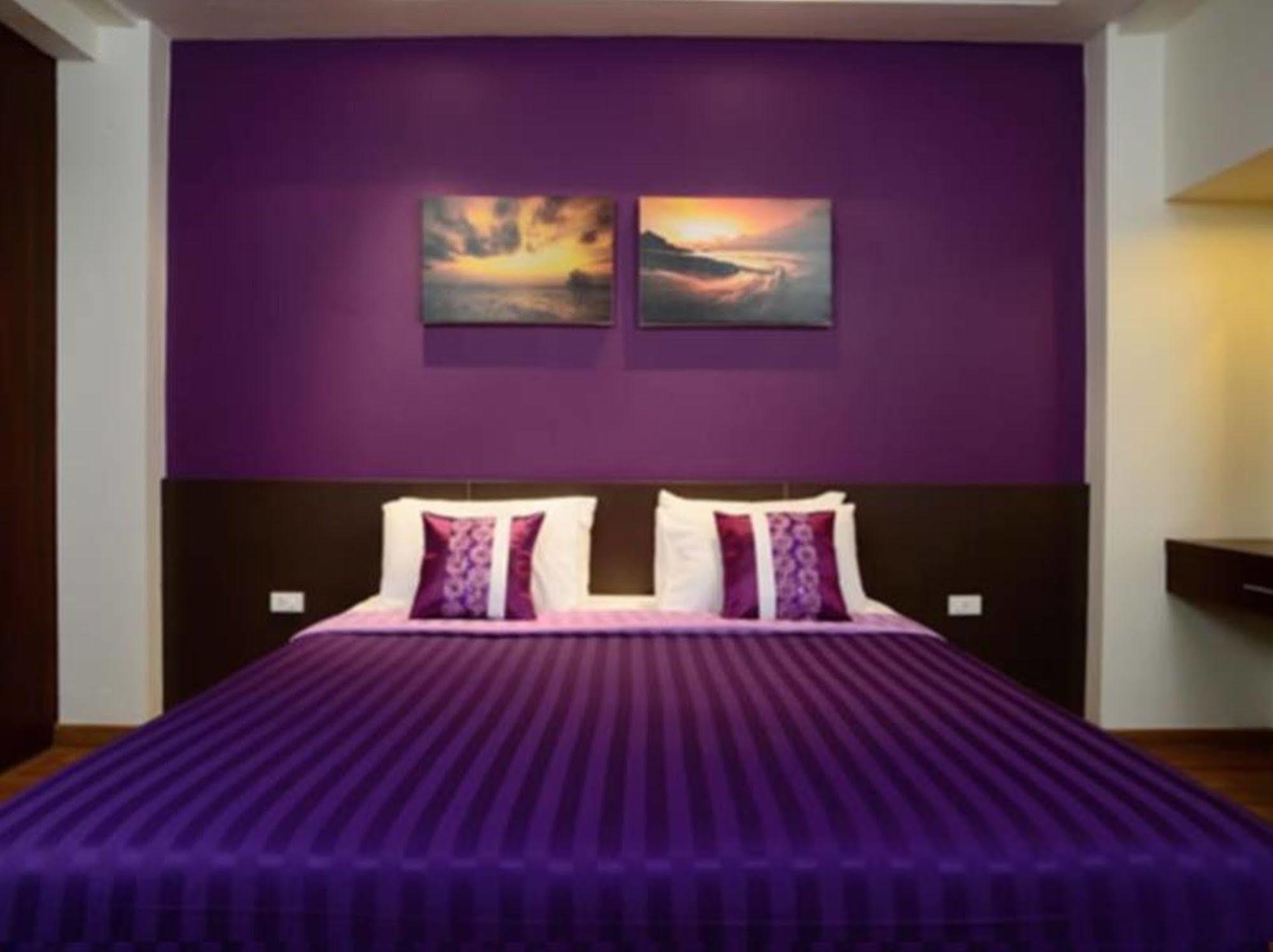 Beachfront Hotel Kamala Beach